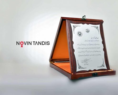 لوح تقدیر فدراسیون واتر پلو - لوج تقدیر - ساخت لوح تقدیر - نمونه لوح تقدیر - نمونه کار لوح تقدیر - نوین تندیس