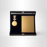 نشان تقدیر آویدان