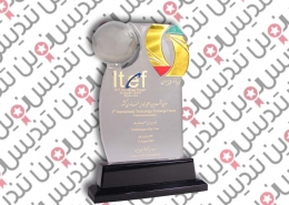 طراحی و ساخت تندیس پلکسی
